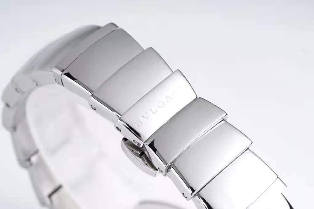 Lvcea Emerald Green Dial in Steel with D1am0nd Bezel